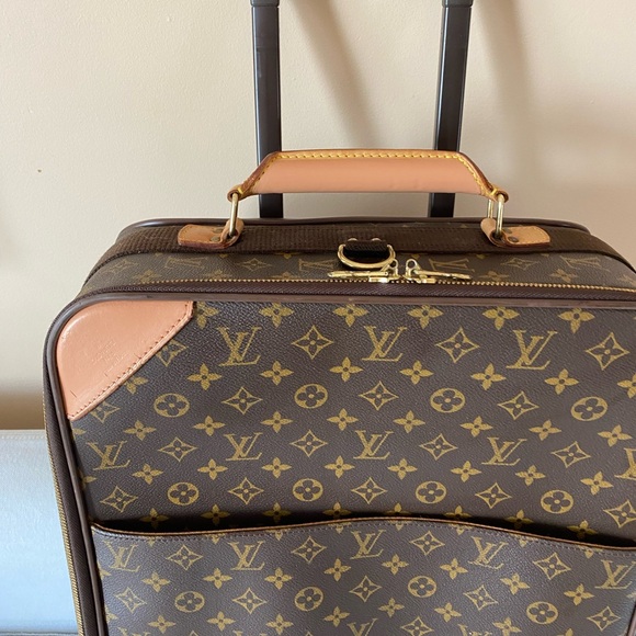 - Authentic Louis Vuitton pegase 55 monogram carry on - Picture 3 of 8